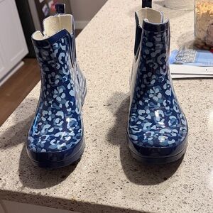 Talbots Navy and Light Blue Patterned Boots